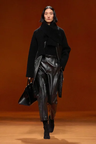 Look 44
